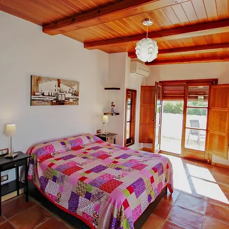 Argudo - Private Pool In *
