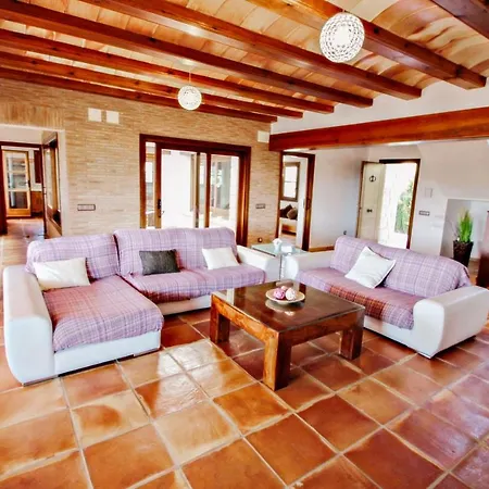 Argudo - Private Pool In *